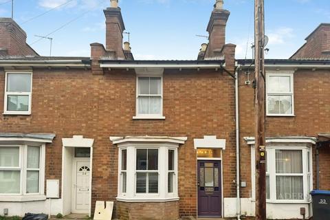 2 bedroom terraced house to rent, Clapham Terrace, CV31