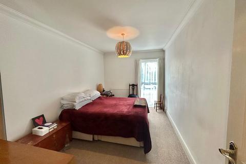2 bedroom flat to rent, Stanley House, Palmers Green