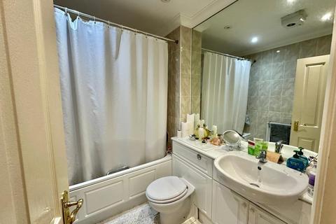 2 bedroom flat to rent, Stanley House, Palmers Green