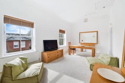 2 bedroom apartment for sale, Abinger Drive, Redhill RH1