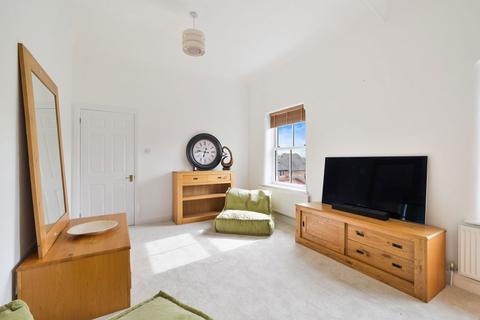 2 bedroom apartment for sale, Abinger Drive, Redhill RH1
