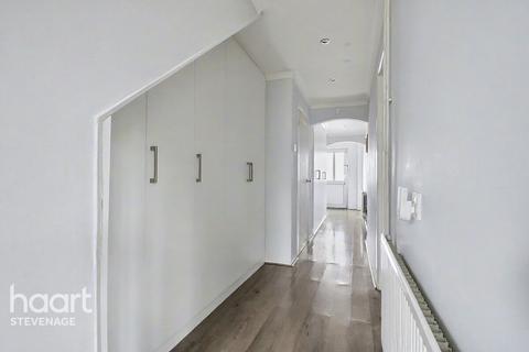 3 bedroom end of terrace house for sale, Archer Road, Stevenage