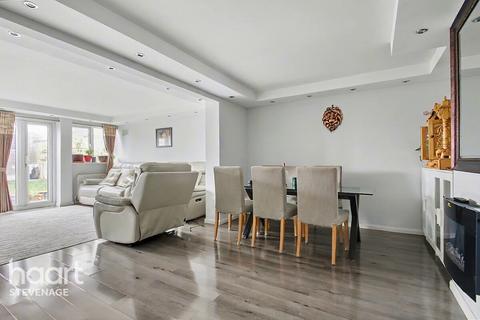 3 bedroom end of terrace house for sale, Archer Road, Stevenage