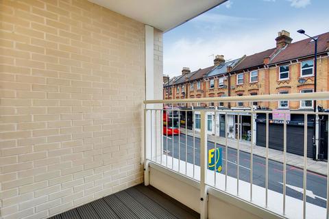 1 bedroom flat to rent, Upper Richmond Road, East Putney, London, SW15