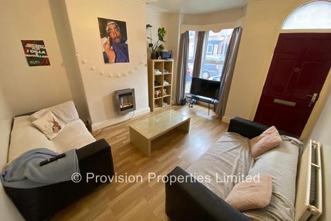 4 bedroom terraced house to rent, Ashville Grove, Hyde Park LS6