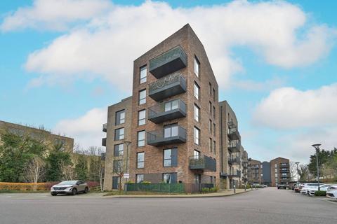 2 bedroom flat to rent, Maple Lodge, Watford, WD18