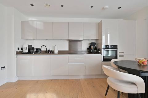 2 bedroom flat to rent, Maple Lodge, Watford, WD18