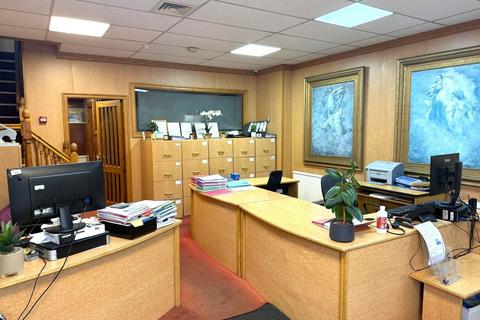 Office to rent, 39 Bury New Rd Manchester M25 9JY