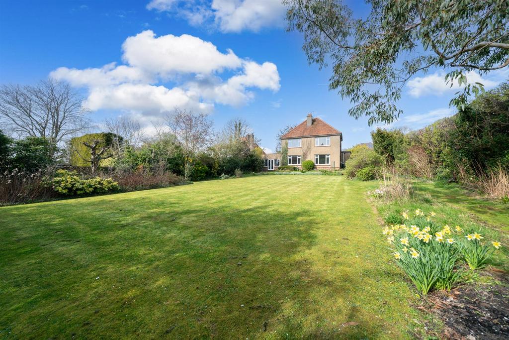 24-Hillfield-Road-4.jpg