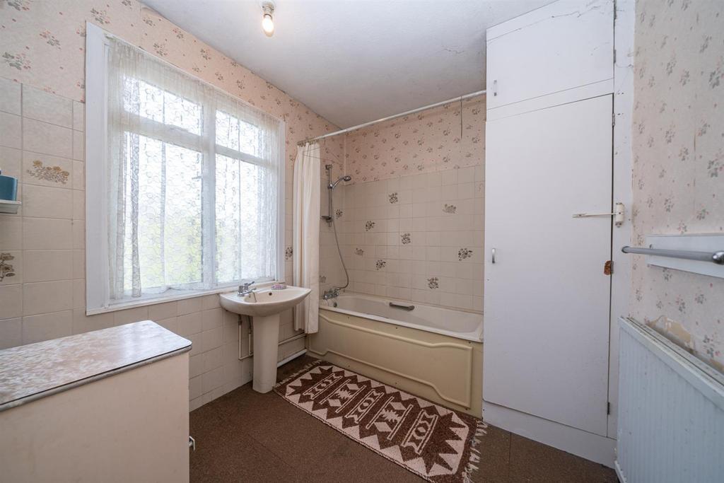 24-Hillfield-Road-1656.jpg