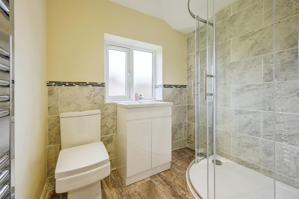 Family Shower Room: