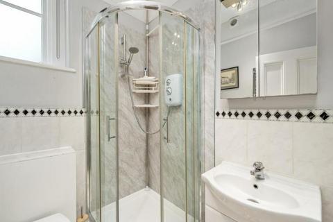 3 bedroom apartment to rent, Hyde Park Place, London W2
