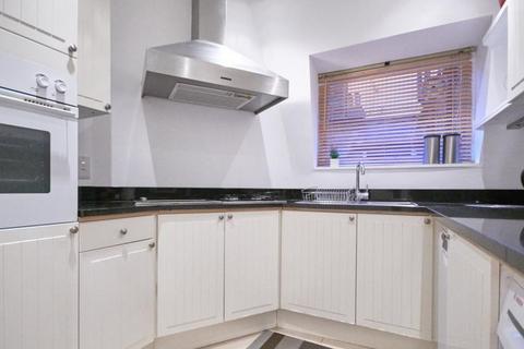 3 bedroom apartment to rent, Hyde Park Place, London W2