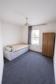 2 bedroom flat to rent, London, E17