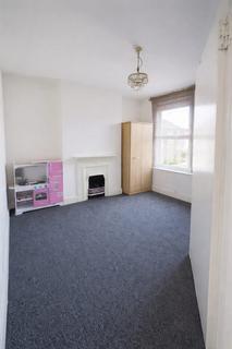2 bedroom flat to rent, London, E17