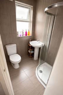 2 bedroom flat to rent, London, E17