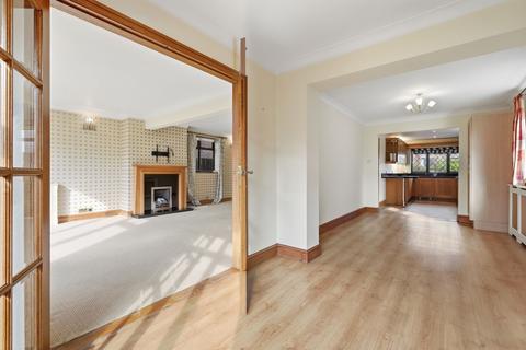 4 bedroom detached house for sale, Outwood Common Road, Billericay, CM11