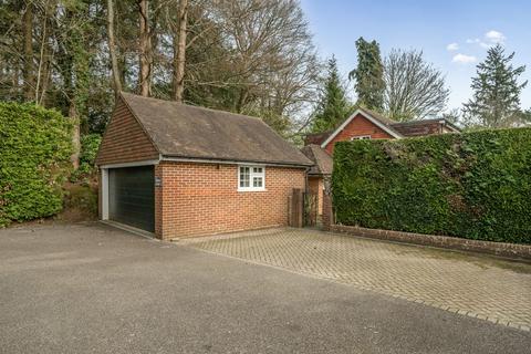 4 bedroom detached house for sale, Farnham Lane, Haslemere, GU27