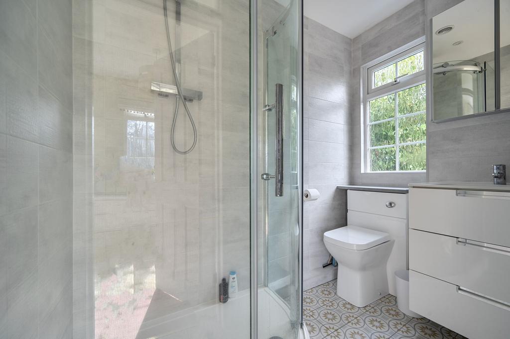 En-Suite To Main Bedroom