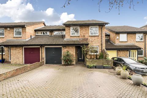 Foxgrove Road, Beckenham, BR3