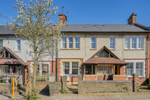 3 bedroom maisonette for sale, Lyham Road, Brixton, London, SW2