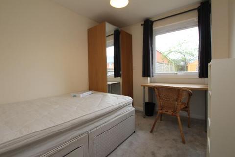5 bedroom end of terrace house to rent, Eden Grove, Bristol BS7