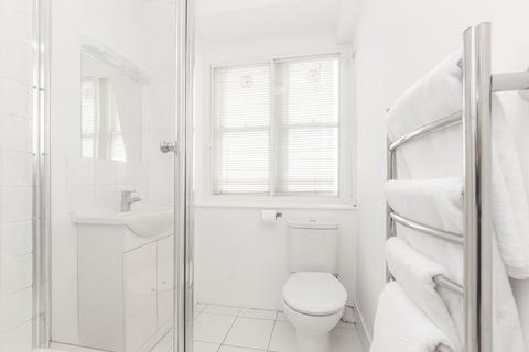 Studio to rent, 39 Hill Street, London W1J