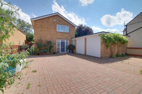 4 bedroom detached house for sale, Station Street, Chatteris