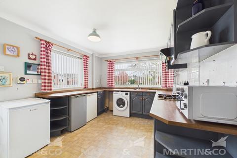 2 bedroom detached bungalow for sale, Dickan Gardens , Armthorpe