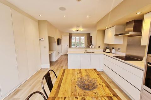 undefined, Low Hall Road, Leeds LS18