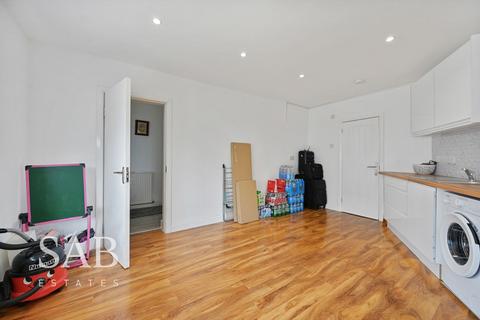 4 bedroom end of terrace house for sale, Crawford Gardens, Northolt, UB5