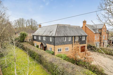 Highgrove Avenue, Ascot, SL5