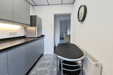 2 bedroom apartment to rent, Latta Crescent, Cumnock KA18