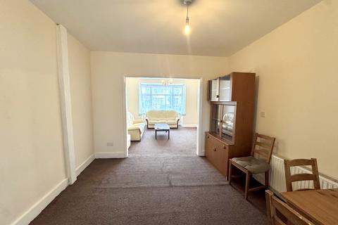 3 bedroom terraced house to rent, Greenland Crescent,  Southall, UB2