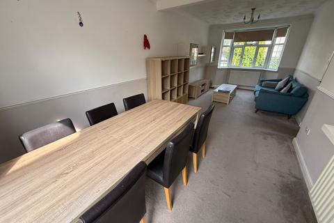 undefined, Thackeray Close, Uxbridge