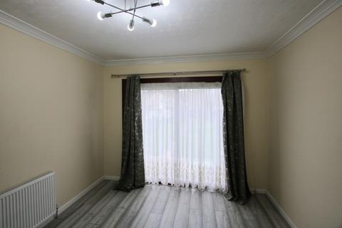 4 bedroom terraced house to rent, West Way, Neasden