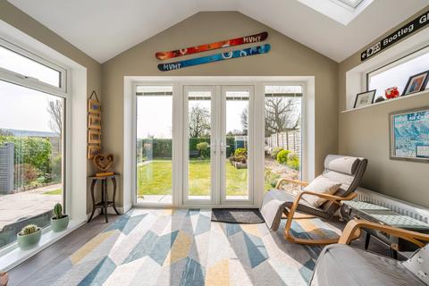 undefined, WHITE BEAM RISE, CLANFIELD