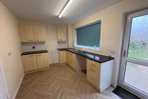 2 bedroom terraced house to rent, Suffolk Close, BEDWORTH, Warwickshire