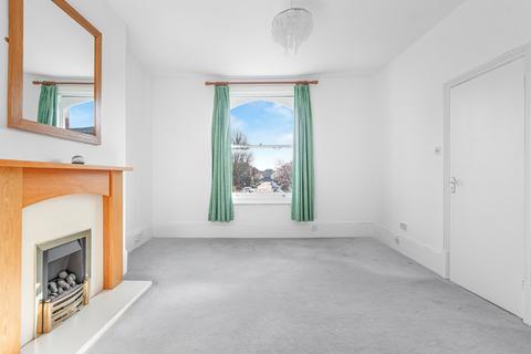 2 bedroom apartment to rent, Woodstock Road, London N4