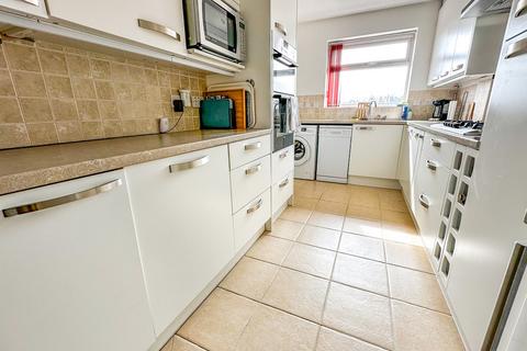 2 bedroom terraced bungalow for sale, The Cullerns, Highworth SN6