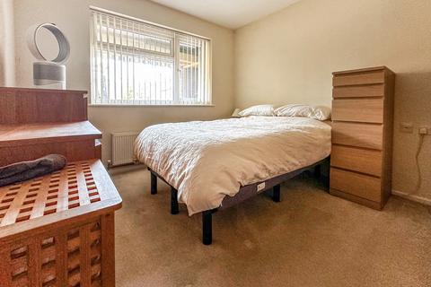 2 bedroom terraced bungalow for sale, The Cullerns, Highworth SN6