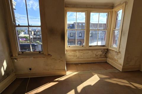 1 bedroom flat for sale, Canterbury Road, London E10