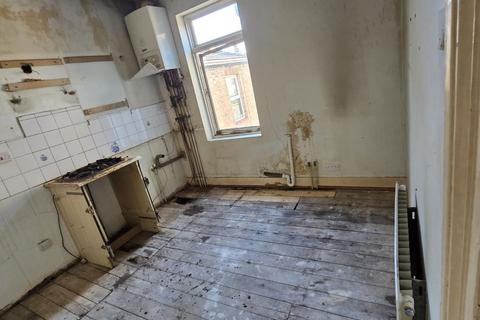 1 bedroom flat for sale, Canterbury Road, London E10