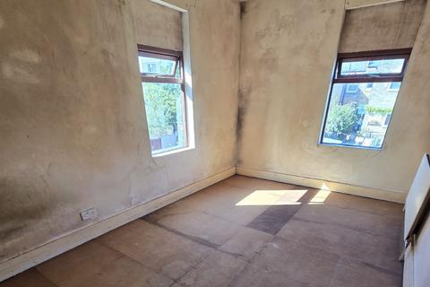 1 bedroom flat for sale, Canterbury Road, London E10