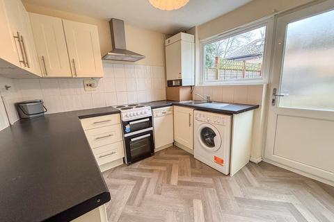 3 bedroom terraced house to rent, Kirkby Close, Cambridge CB4