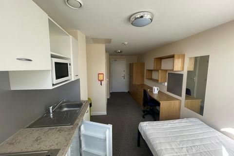 Studio to rent, Bridge Road, Birmingham B8