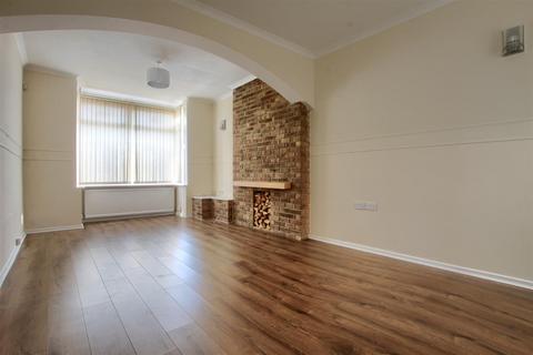 3 bedroom terraced house to rent, Roseberry View, Thornaby