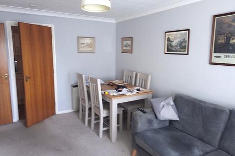 undefined, Willow Court, Reading Road