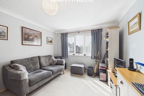 1 bedroom flat for sale, Willow Court, Reading Road