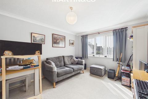 1 bedroom flat for sale, Willow Court, Reading Road